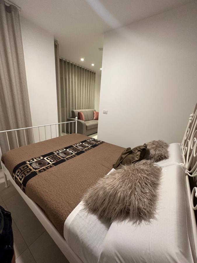 Apartments Ennio Top Class Bari Exterior foto